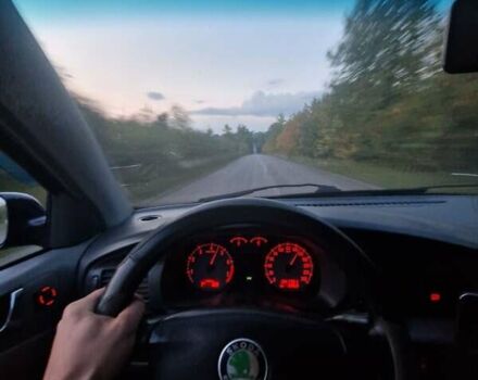 Синій Шкода Октавія, об'ємом двигуна 1.8 л та пробігом 342 тис. км за 3200 $, фото 11 на Automoto.ua