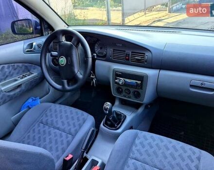 Синий Шкода Октавия, объемом двигателя 1.8 л и пробегом 400 тыс. км за 2300 $, фото 3 на Automoto.ua