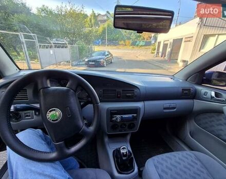 Синий Шкода Октавия, объемом двигателя 1.8 л и пробегом 400 тыс. км за 2300 $, фото 2 на Automoto.ua