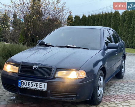 Синий Шкода Октавия, объемом двигателя 1.6 л и пробегом 317 тыс. км за 2650 $, фото 2 на Automoto.ua