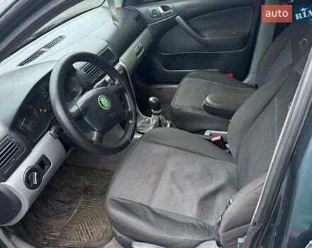 Синий Шкода Октавия, объемом двигателя 2 л и пробегом 300 тыс. км за 1652 $, фото 5 на Automoto.ua