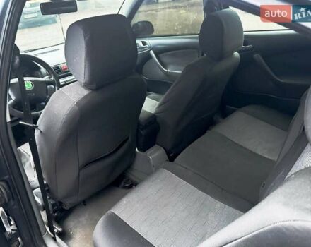 Синий Шкода Октавия, объемом двигателя 2 л и пробегом 300 тыс. км за 1652 $, фото 6 на Automoto.ua