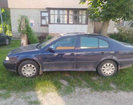 Синий Шкода Октавия, объемом двигателя 1.6 л и пробегом 300 тыс. км за 2300 $, фото 1 на Automoto.ua