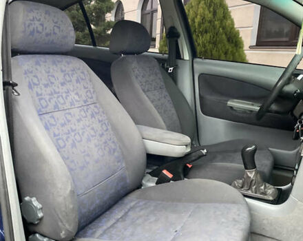 Синий Шкода Октавия, объемом двигателя 1.6 л и пробегом 230 тыс. км за 3499 $, фото 43 на Automoto.ua