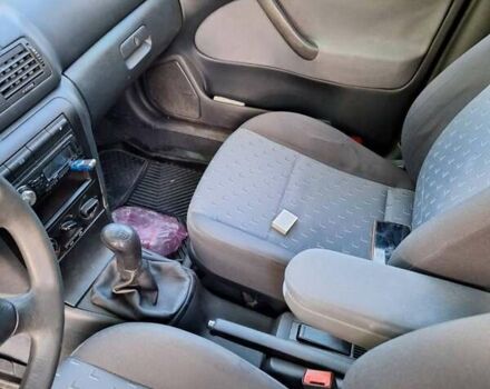 Синий Шкода Октавия, объемом двигателя 1.6 л и пробегом 277 тыс. км за 3500 $, фото 4 на Automoto.ua