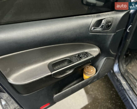 Синій Шкода Октавія, об'ємом двигуна 1.78 л та пробігом 345 тис. км за 2100 $, фото 11 на Automoto.ua