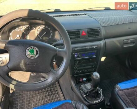 Синий Шкода Октавия, объемом двигателя 2 л и пробегом 275 тыс. км за 3500 $, фото 5 на Automoto.ua