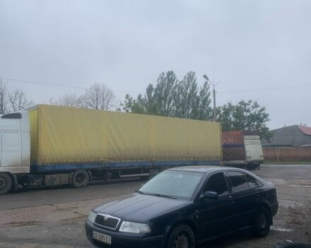 Синій Шкода Октавія, об'ємом двигуна 2 л та пробігом 341 тис. км за 4000 $, фото 2 на Automoto.ua