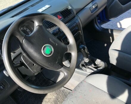 Синий Шкода Октавия, объемом двигателя 1.6 л и пробегом 218 тыс. км за 4800 $, фото 6 на Automoto.ua