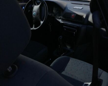 Синий Шкода Октавия, объемом двигателя 1.6 л и пробегом 218 тыс. км за 4800 $, фото 4 на Automoto.ua