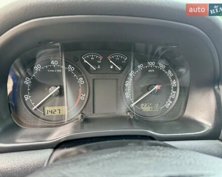 Синий Шкода Октавия, объемом двигателя 1.6 л и пробегом 235 тыс. км за 3999 $, фото 26 на Automoto.ua
