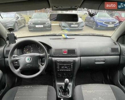 Синий Шкода Октавия, объемом двигателя 1.6 л и пробегом 289 тыс. км за 4990 $, фото 11 на Automoto.ua