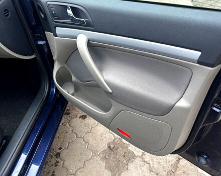 Синий Шкода Октавия, объемом двигателя 1.6 л и пробегом 196 тыс. км за 6300 $, фото 7 на Automoto.ua