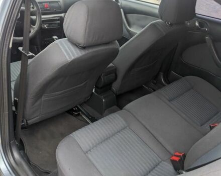 Синий Шкода Октавия, объемом двигателя 1 л и пробегом 270 тыс. км за 4900 $, фото 4 на Automoto.ua