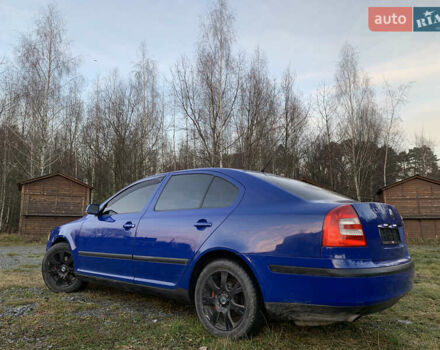Синий Шкода Октавия, объемом двигателя 1.6 л и пробегом 243 тыс. км за 3950 $, фото 1 на Automoto.ua
