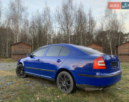Синий Шкода Октавия, объемом двигателя 1.6 л и пробегом 243 тыс. км за 3950 $, фото 2 на Automoto.ua
