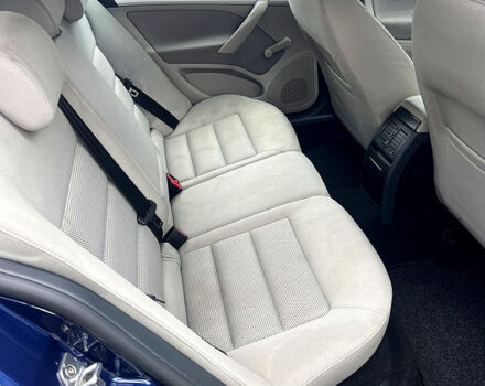 Синий Шкода Октавия, объемом двигателя 1.6 л и пробегом 196 тыс. км за 6300 $, фото 5 на Automoto.ua