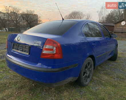 Синий Шкода Октавия, объемом двигателя 1.6 л и пробегом 243 тыс. км за 3950 $, фото 5 на Automoto.ua
