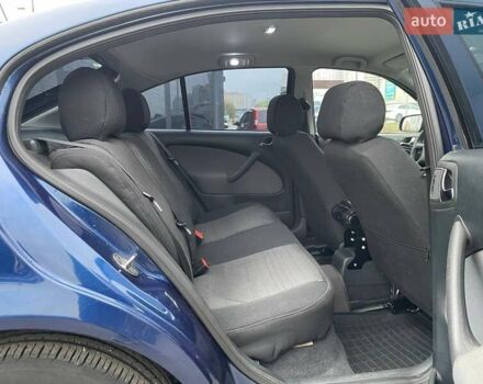 Синий Шкода Октавия, объемом двигателя 1.6 л и пробегом 289 тыс. км за 4990 $, фото 9 на Automoto.ua