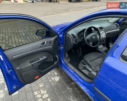 Синий Шкода Октавия, объемом двигателя 1.6 л и пробегом 241 тыс. км за 3200 $, фото 2 на Automoto.ua