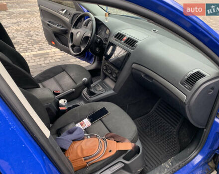 Синий Шкода Октавия, объемом двигателя 1.6 л и пробегом 241 тыс. км за 3200 $, фото 8 на Automoto.ua