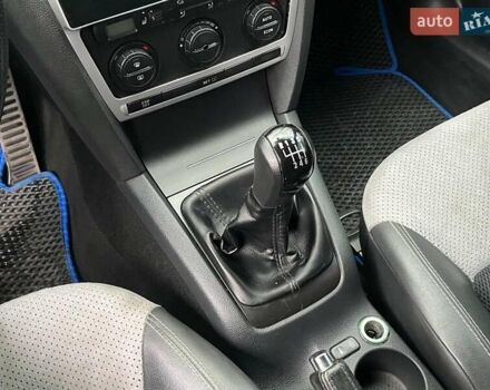 Синий Шкода Октавия, объемом двигателя 2 л и пробегом 342 тыс. км за 7290 $, фото 23 на Automoto.ua