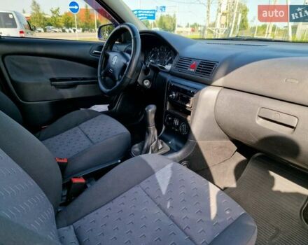 Синий Шкода Октавия, объемом двигателя 1.6 л и пробегом 314 тыс. км за 5200 $, фото 2 на Automoto.ua