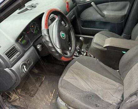 Синий Шкода Октавия, объемом двигателя 1.6 л и пробегом 306 тыс. км за 4200 $, фото 4 на Automoto.ua