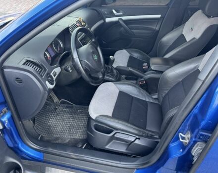 Синій Шкода Октавія, об'ємом двигуна 2 л та пробігом 237 тис. км за 7500 $, фото 7 на Automoto.ua