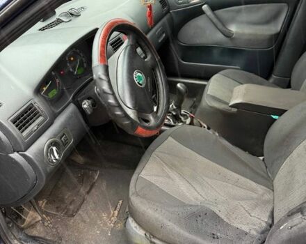 Синий Шкода Октавия, объемом двигателя 1.6 л и пробегом 306 тыс. км за 4200 $, фото 6 на Automoto.ua