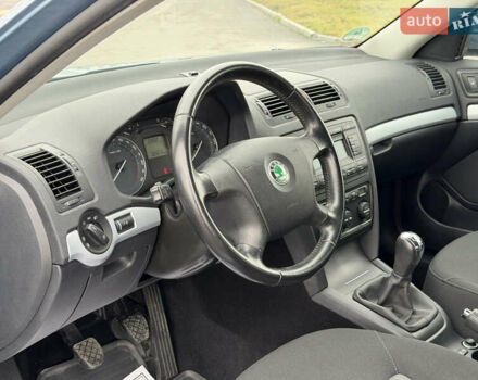 Синій Шкода Октавія, об'ємом двигуна 0 л та пробігом 105 тис. км за 8199 $, фото 51 на Automoto.ua