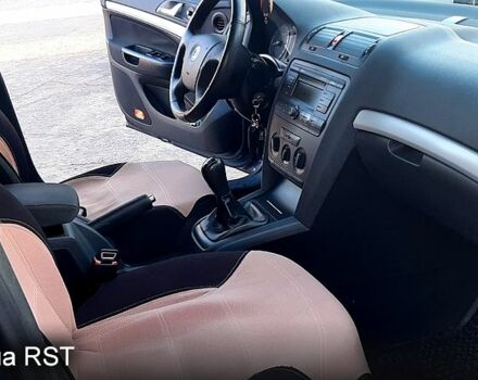 Синій Шкода Октавія, об'ємом двигуна 1.6 л та пробігом 299 тис. км за 6000 $, фото 8 на Automoto.ua