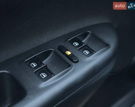 Синий Шкода Октавия, объемом двигателя 1.6 л и пробегом 180 тыс. км за 5850 $, фото 18 на Automoto.ua