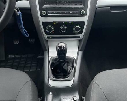 Синий Шкода Октавия, объемом двигателя 1.6 л и пробегом 85 тыс. км за 8999 $, фото 77 на Automoto.ua