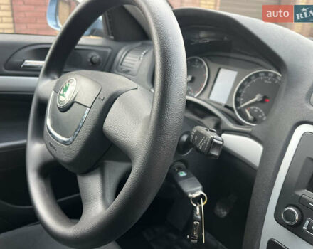 Синий Шкода Октавия, объемом двигателя 1.6 л и пробегом 207 тыс. км за 8450 $, фото 61 на Automoto.ua