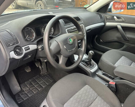 Синий Шкода Октавия, объемом двигателя 1.6 л и пробегом 207 тыс. км за 8450 $, фото 40 на Automoto.ua