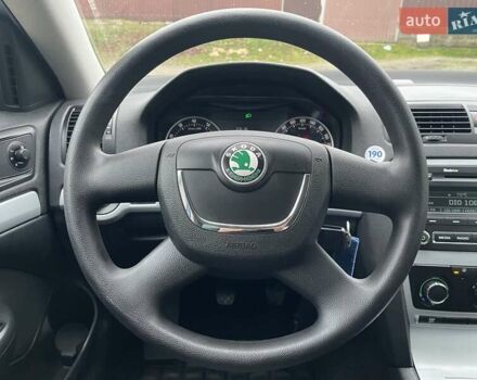 Синий Шкода Октавия, объемом двигателя 1.6 л и пробегом 85 тыс. км за 8999 $, фото 86 на Automoto.ua