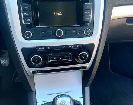 Синий Шкода Октавия, объемом двигателя 1.6 л и пробегом 264 тыс. км за 7500 $, фото 2 на Automoto.ua