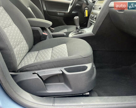 Синий Шкода Октавия, объемом двигателя 1.6 л и пробегом 207 тыс. км за 8450 $, фото 58 на Automoto.ua