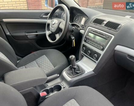 Синий Шкода Октавия, объемом двигателя 1.6 л и пробегом 207 тыс. км за 8450 $, фото 59 на Automoto.ua