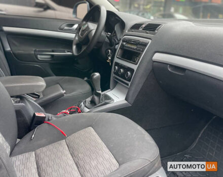 Синий Шкода Октавия, объемом двигателя 1.6 л и пробегом 224 тыс. км за 8200 $, фото 12 на Automoto.ua