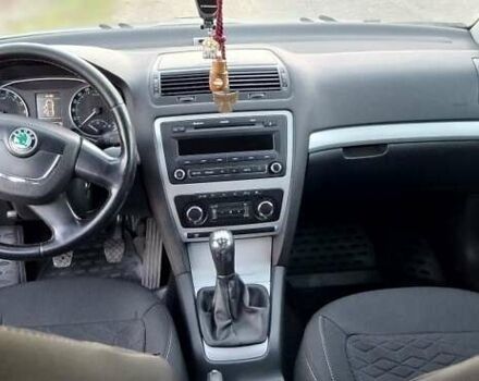 Синий Шкода Октавия, объемом двигателя 1.6 л и пробегом 206 тыс. км за 8300 $, фото 4 на Automoto.ua