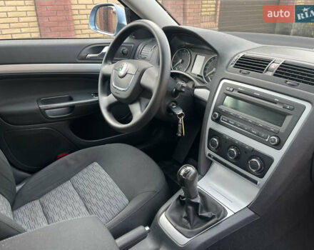 Синий Шкода Октавия, объемом двигателя 1.6 л и пробегом 207 тыс. км за 8450 $, фото 60 на Automoto.ua