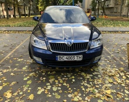 Синий Шкода Октавия, объемом двигателя 1.6 л и пробегом 303 тыс. км за 9000 $, фото 1 на Automoto.ua