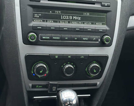 Синій Шкода Октавія, об'ємом двигуна 1.6 л та пробігом 254 тис. км за 7200 $, фото 13 на Automoto.ua