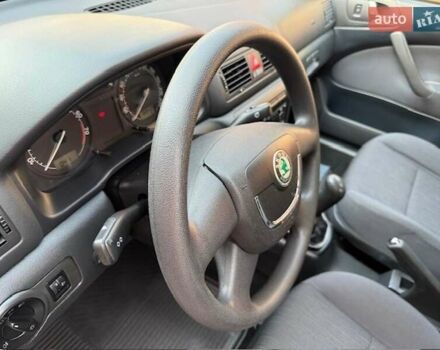 Синий Шкода Октавия, объемом двигателя 1.6 л и пробегом 170 тыс. км за 6900 $, фото 5 на Automoto.ua