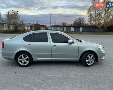 Синий Шкода Октавия, объемом двигателя 1.6 л и пробегом 258 тыс. км за 7600 $, фото 3 на Automoto.ua