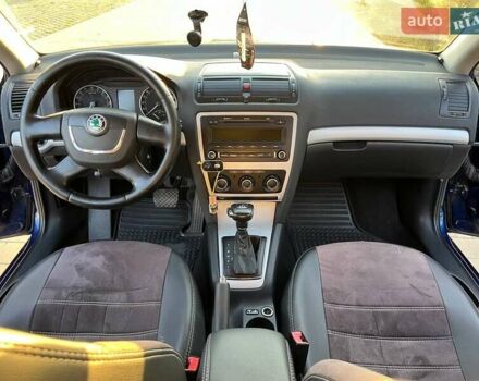 Синий Шкода Октавия, объемом двигателя 1.6 л и пробегом 246 тыс. км за 7800 $, фото 17 на Automoto.ua