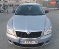 Синий Шкода Октавия, объемом двигателя 1.2 л и пробегом 238 тыс. км за 5800 $, фото 1 на Automoto.ua