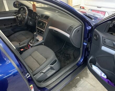 Синий Шкода Октавия, объемом двигателя 1.6 л и пробегом 303 тыс. км за 9000 $, фото 12 на Automoto.ua